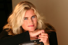 Shannon Gibson - Photo - Copyright - Lon Casler Bixby - www.lcbphotography.com